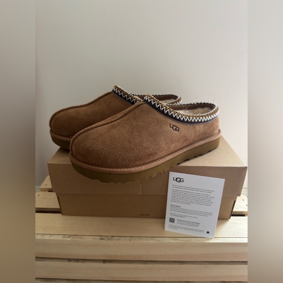 Size 8W - UGG Tasman Chestnut ON HAND - Picture 4 of 6